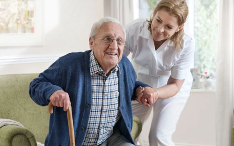 Nurse And Old Man 800X500